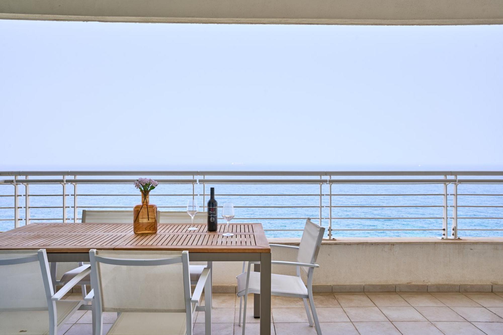 Apartment Stunning 3-bedroom Seaview Retreat In Cambridge *